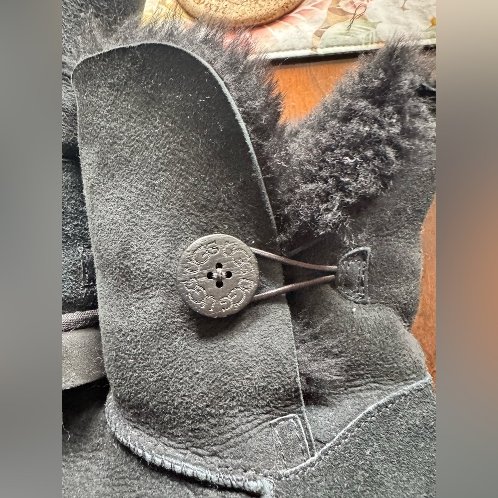 Ugg Bailey Button Ii Women’s - image 4